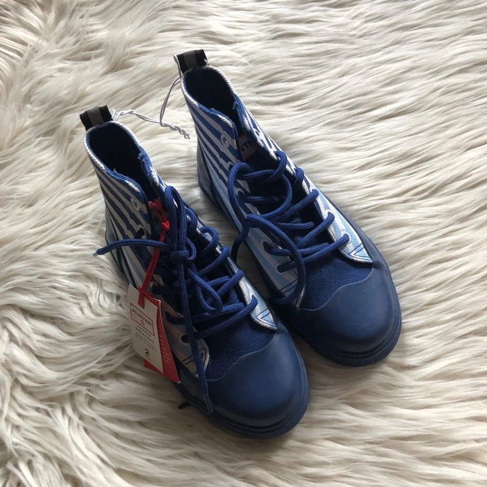 Hunter x Target Blue White Stripes Lace Up Canvas Sneakers Youth Unisex size 2